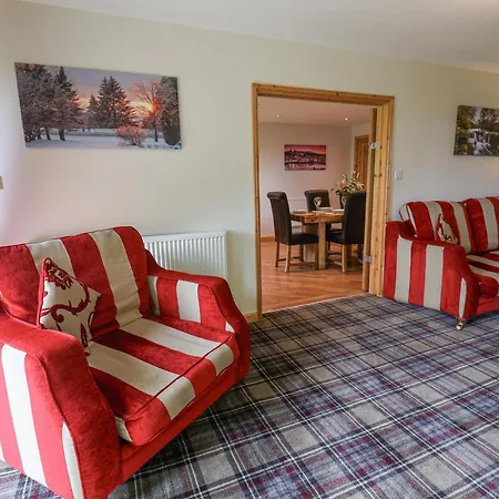 Pond Farm Woodlands * Ugthorpe