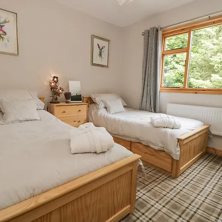 Pond Farm Woodlands * Ugthorpe