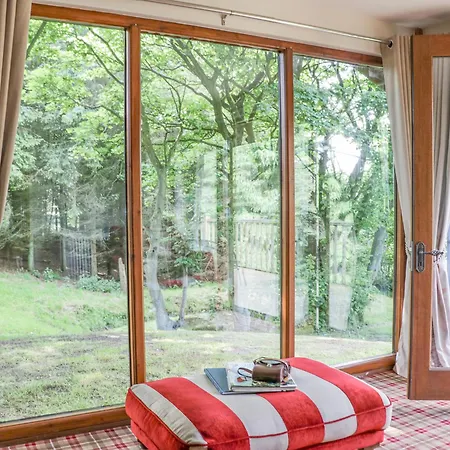 Pond Farm Woodlands * Ugthorpe